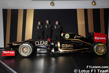 El nuevo E20 de la escudería Lotus fue presentado al mundo esta tarde
