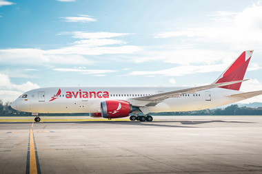 Avianca anuncia cambios en su servicio a bordo: Vuelven los snacks y bebidas gratis en vuelos de larga duración