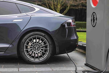 La importancia de colocar llantas especiales a los vehículos eléctricos