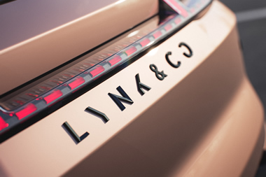 Lynk & Co desembarca en Colombia de la mano de Casa Toro: estos son los SUV híbridos y eléctricos disponibles