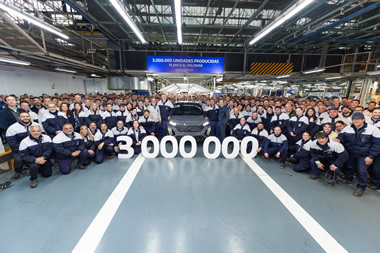 Stellantis celebra la producción de 3 millones de unidades en su planta El Palomar en Argentina