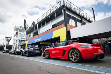 El Porsche World Road Show vuelve a Colombia y brilla con sus espectaculares autos
