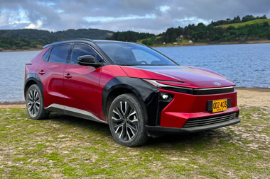 Toyota bZ4X en Colombia: la nueva SUV totalmente eléctrica ya está disponible