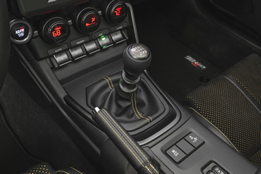 Toyota y Subaru patentan una transmisión manual revolucionaria para la era electrificada