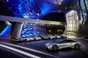 BMW entrega las primeras unidades de su híbrido i8 en Múnich 