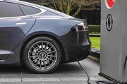 La importancia de colocar llantas especiales a los vehículos eléctricos