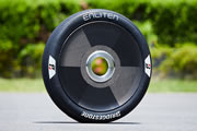 Bridgestone apuesta por el medio ambiente en el World Solar Challenge 2025 con llantas ENLITEN