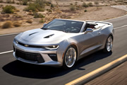 Chevrolet presentó la versión convertible de la sexta generación del mítico Camaro 