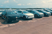 La Chevrolet Equinox EV ya está en Colombia: llegaron oficialmente las primeras unidades 