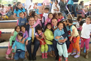 Kia Motors celebró la navidad de los niños de la Fundación Hogar San Mauricio 