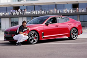 Kia Motors entrega un flamante Stinger al tenista español Rafael Nadal 