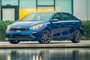Kia Cadenza y Forte galardonados en los Premios de Satisfacción de Vehículos Autopacific 