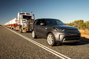 VIDEO: El nuevo Land Rover Discovery remolcó un tren de carretera de 110 toneladas en Australia
 