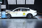Kia K4 recibió máxima calificación cinco estrellas en pruebas de choque Latin NCAP