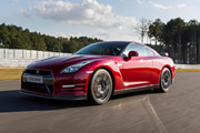 Nissan presentó en el Salón del Automóvil de Tokio el nuevo GT-R 2015 y el GT-R Nismo
 