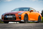 VIDEO: Nissan presenta el proceso artesanal de pulido y pintura de su deportivo GT-R 2017 
