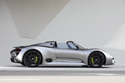 Porsche le da una nueva visión al futuro con el 918 Spyder 