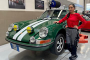 Daniela Parra, la colombiana que pasó de armar autos de muñecas a deportivos Porsche 
