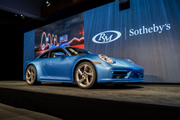 El Porsche 911 Sally Special fue subastado por tres millones seiscientos mil dólares 
