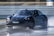 VIDEO: Récord mundial para el Porsche Taycan, logra el derrape más largo en un auto eléctrico 