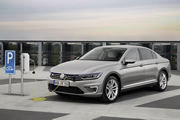 Volkswagen continúa su ofensiva en movilidad eléctrica con el nuevo Passat GTE
 