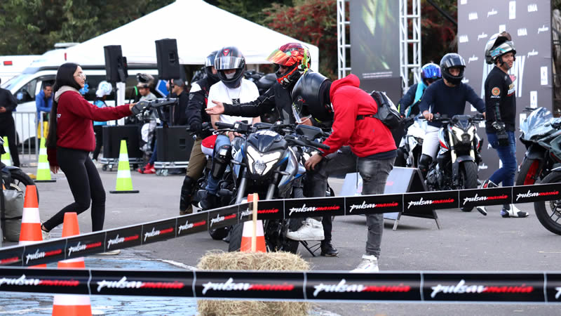 Bajaj llevará su academia de conducción segura a todo Colombia
