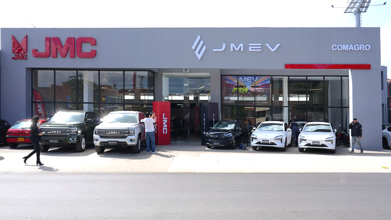 JMEV de la mano de Astara inaugura su primera vitrina flagship store en Colombia