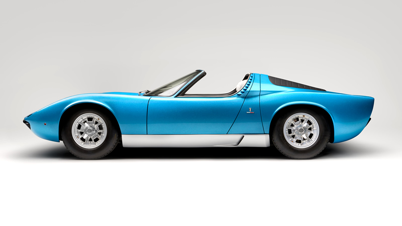 Lamborghini Miura cumple 60 años: diseño de Bertone y revolución del motor V12