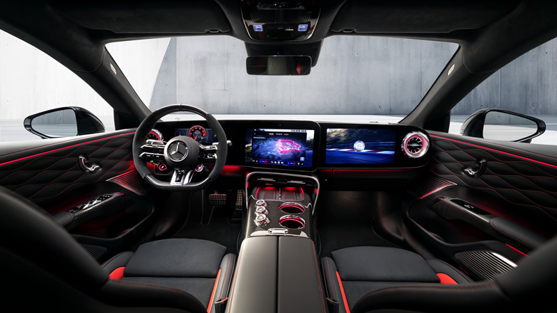 El nuevo Mercedes-AMG GT Coupé de 4 puertas apuesta por un interior centrado en el conductor