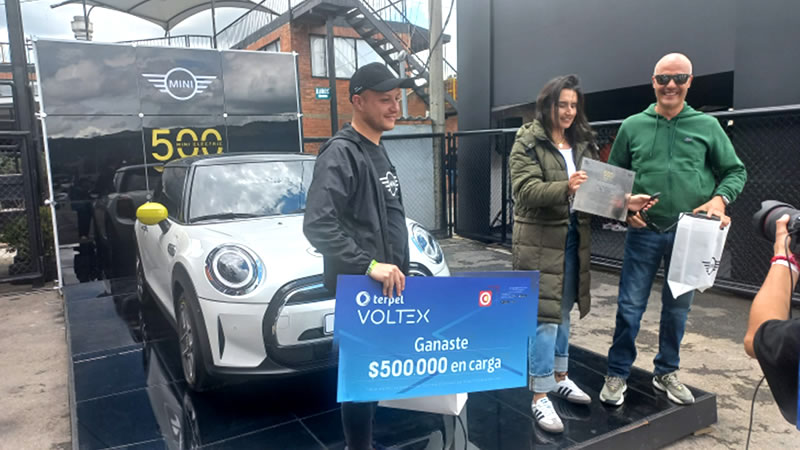 MINI entregó en Colombia la unidad 500 de su modelo eléctrico 'SE'