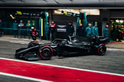 Aston Martin gira por primera vez y Mercedes completa exhaustivo programa en el cuarto día en Barcelona
