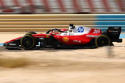 Leclerc domina la segunda jornada en Bahrein y sitúa a Ferrari adelante