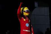 Hamilton fue el más veloz tras cerrado duelo con Verstappen - Reporte Sprint Qualifying - GP de China