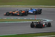 FIA explica el fallo de potencia en varios autos durante la vuelta de formación en Sepang