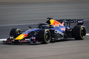 Red Bull Ford aprueba su examen de fuego en Bahrein: Verstappen y Hadjar cierran una pretemporada valiosa