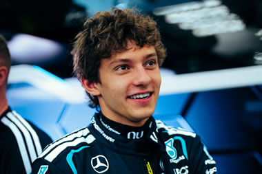 Antonelli hace historia al convertirse en el poleman más joven de la F1 - Reporte Clasificación - GP de China