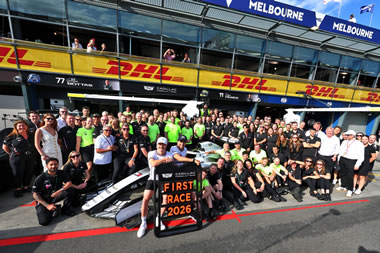 Cadillac hace historia al completar en Melbourne con Sergio Pérez su primer Gran Premio de F1