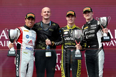 Victoria del paraguayo Joshua Dürksen y segundo lugar para el mexicano Noel León en inicio de la F2 en Melbourne