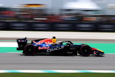 Verstappen toma el mando en el regreso de Sepang a la F1 - Reporte Pruebas Libres 1 - GP de Bahrein