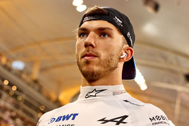 Pierre Gasly sale molesto con su equipo tras el Gran Premio de Japón