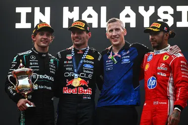 Verstappen logra su primera victoria del año tras el caos en Sepang - Reporte Carrera - GP de Bahrein en Malasia