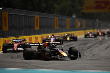 Verstappen gana tras superar a Leclerc y Pérez - Reporte Sprint - GP de Miami
