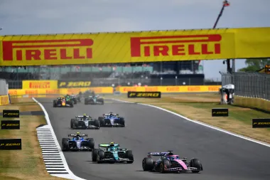 Pirelli analiza el exigente reto de los neumáticos en el histórico circuito de Silverstone