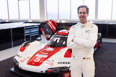 Sebastian Vettel se alista para probar el 963 de Porsche Penske Motorsport