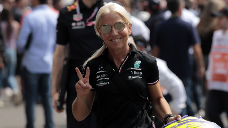 Hamilton no continuará con su entrenadora y fisioterapeuta Angela Cullen