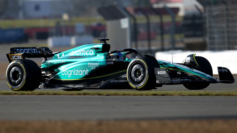 Alonso y Stroll completaron los primeros kilómetros del Aston Martin AMR23 