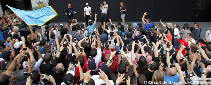 Los aficionados disfrutaron a tope su primer contacto con la F1 en el Circuit de Barcelona-Catalunya 