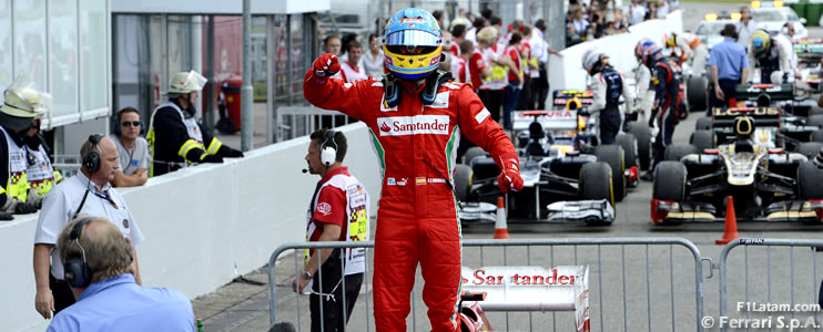 Di Montezemolo cada vez más orgulloso del piloto español Fernando Alonso y de Ferrari 