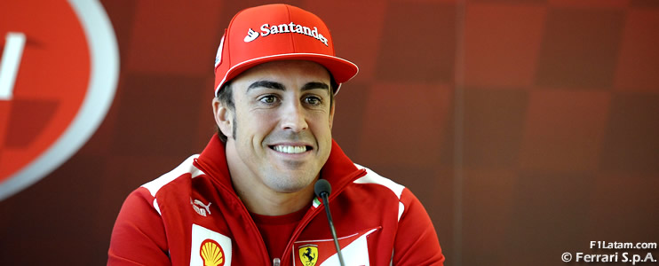 El español Fernando Alonso se alista para su primer test con el nuevo Ferrari F138  