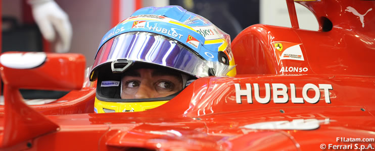 Fernando Alonso desmiente rumores sobre su futuro y ratifica su continuidad en la Scuderia Ferrari
